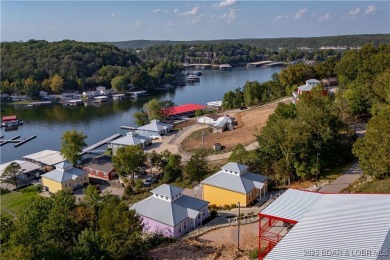 Welcome to this newly listed single-family home in the highly on The Oaks Golf Course in Missouri - for sale on GolfHomes.com, golf home, golf lot