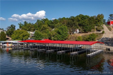 Welcome to this newly listed single-family home in the highly on The Oaks Golf Course in Missouri - for sale on GolfHomes.com, golf home, golf lot