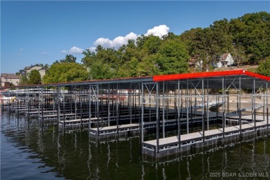 Welcome to this newly listed single-family home in the highly on The Oaks Golf Course in Missouri - for sale on GolfHomes.com, golf home, golf lot