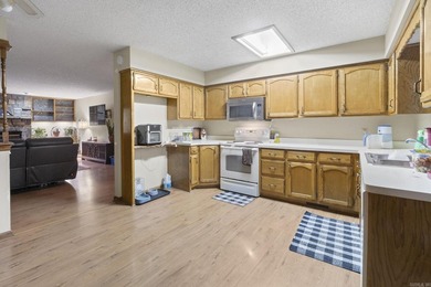 Welcome to your peaceful retreat in Hot Springs Village! This on DeSoto Golf Course in Arkansas - for sale on GolfHomes.com, golf home, golf lot