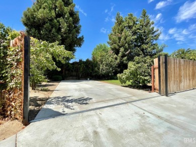 Gorgeous single-story home nestled on a tranquil cul-de-sac on The Links At Riverlakes Ranch in California - for sale on GolfHomes.com, golf home, golf lot