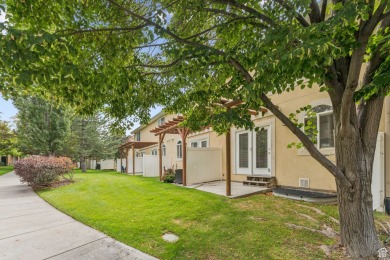 This stunning end-unit townhome, built in 2002 as the builder's on Mountain View Golf Course in Utah - for sale on GolfHomes.com, golf home, golf lot