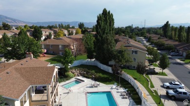 This stunning end-unit townhome, built in 2002 as the builder's on Mountain View Golf Course in Utah - for sale on GolfHomes.com, golf home, golf lot