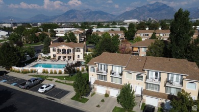 This stunning end-unit townhome, built in 2002 as the builder's on Mountain View Golf Course in Utah - for sale on GolfHomes.com, golf home, golf lot