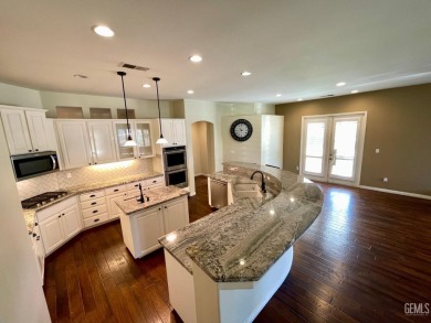 Gorgeous single-story home nestled on a tranquil cul-de-sac on The Links At Riverlakes Ranch in California - for sale on GolfHomes.com, golf home, golf lot
