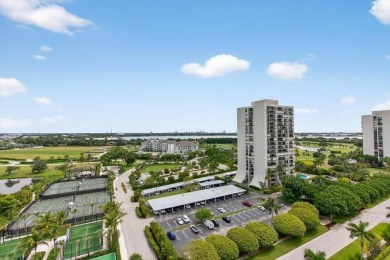 Seller is WILLING TO CONTRIBUTE $5000-$10,000 to closing to help on The President Country Club in Florida - for sale on GolfHomes.com, golf home, golf lot