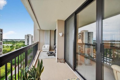 Seller is WILLING TO CONTRIBUTE $5000-$10,000 to closing to help on The President Country Club in Florida - for sale on GolfHomes.com, golf home, golf lot
