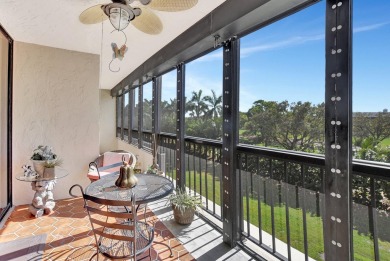 GATED COMMUNITY IN CENTRAL BOCA RATON SPACIOUS 2/2 WITH A on The Country Club At Boca Raton in Florida - for sale on GolfHomes.com, golf home, golf lot