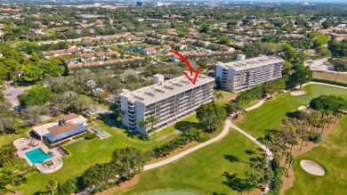 GATED COMMUNITY IN CENTRAL BOCA RATON SPACIOUS 2/2 WITH A on The Country Club At Boca Raton in Florida - for sale on GolfHomes.com, golf home, golf lot