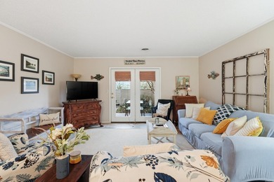 Beautifully updated Lakewood Hills condo in the heart of on Indian Hills Country Club in Arkansas - for sale on GolfHomes.com, golf home, golf lot