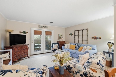 Beautifully updated Lakewood Hills condo in the heart of on Indian Hills Country Club in Arkansas - for sale on GolfHomes.com, golf home, golf lot