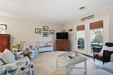 Beautifully updated Lakewood Hills condo in the heart of on Indian Hills Country Club in Arkansas - for sale on GolfHomes.com, golf home, golf lot