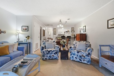 Beautifully updated Lakewood Hills condo in the heart of on Indian Hills Country Club in Arkansas - for sale on GolfHomes.com, golf home, golf lot