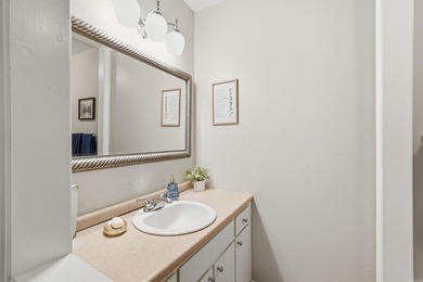 Beautifully updated Lakewood Hills condo in the heart of on Indian Hills Country Club in Arkansas - for sale on GolfHomes.com, golf home, golf lot