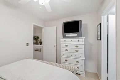 Beautifully updated Lakewood Hills condo in the heart of on Indian Hills Country Club in Arkansas - for sale on GolfHomes.com, golf home, golf lot