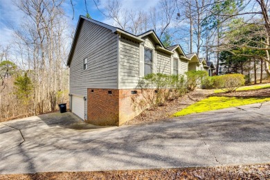 Fantastic opportunity to own a 3-bedroom, 2-bath home in the on Tega Cay Golf Club in South Carolina - for sale on GolfHomes.com, golf home, golf lot