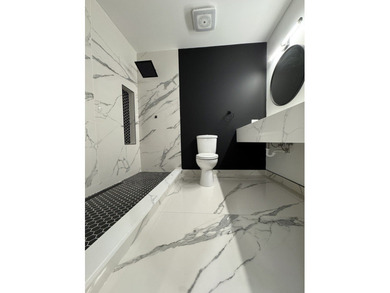 This Crete IL. BEAUTY is ready to for the perfect new owners! on Lincoln Oaks Golf Course in Illinois - for sale on GolfHomes.com, golf home, golf lot