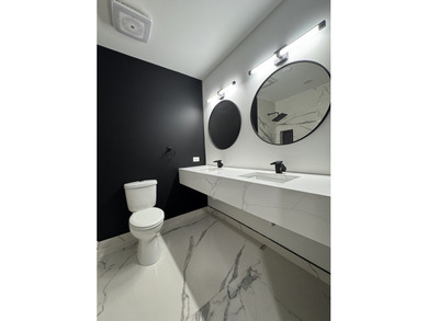 This Crete IL. BEAUTY is ready to for the perfect new owners! on Lincoln Oaks Golf Course in Illinois - for sale on GolfHomes.com, golf home, golf lot