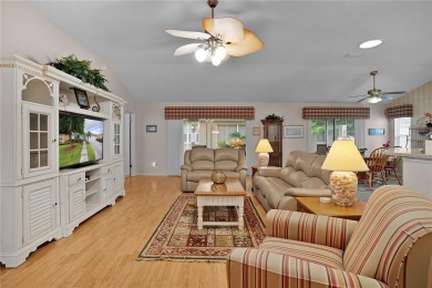 PRICED TO SELL! Move right in and start enjoying the Villages on The Links of Spruce Creek in Florida - for sale on GolfHomes.com, golf home, golf lot