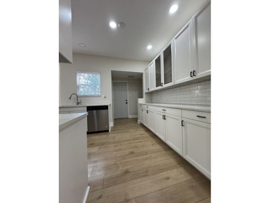 This Crete IL. BEAUTY is ready to for the perfect new owners! on Lincoln Oaks Golf Course in Illinois - for sale on GolfHomes.com, golf home, golf lot