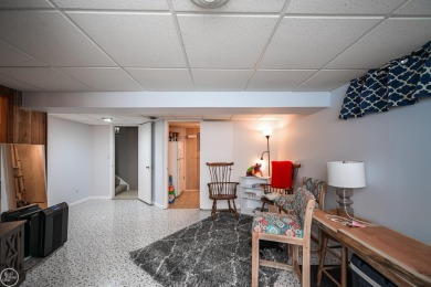 OPEN HOUSE SUNDAY 9/28/2025 12P-2P. Welcome to this move-in on Fern Hill Country Club in Michigan - for sale on GolfHomes.com, golf home, golf lot