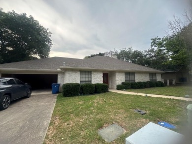 This is a well Maintained House On Schreiner Golf Course (Green on Scott Schriener Municipal Golf Course in Texas - for sale on GolfHomes.com, golf home, golf lot