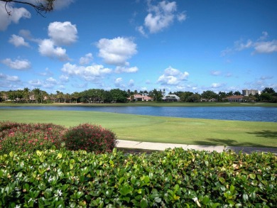 Absolutely move-in ready home!  Just move in and enjoy the on Bear Lakes Country Club in Florida - for sale on GolfHomes.com, golf home, golf lot