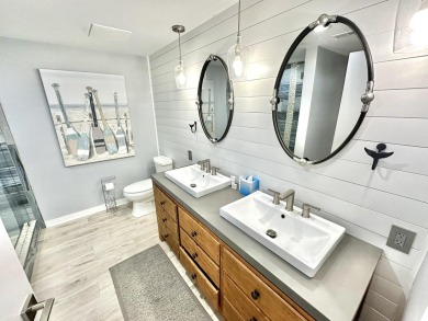 Beautifully remodeled 2 bedroom lock-off in Elation! Enjoy the on Sandestin Golf and Beach Resort - Raven in Florida - for sale on GolfHomes.com, golf home, golf lot