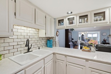 This townhome offers the perfect combination of comfort on Indian Hills Country Club in Arkansas - for sale on GolfHomes.com, golf home, golf lot