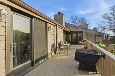 This townhome offers the perfect combination of comfort on Indian Hills Country Club in Arkansas - for sale on GolfHomes.com, golf home, golf lot