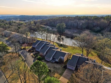 This townhome offers the perfect combination of comfort on Indian Hills Country Club in Arkansas - for sale on GolfHomes.com, golf home, golf lot
