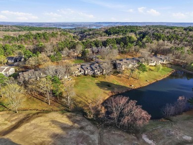 This townhome offers the perfect combination of comfort on Indian Hills Country Club in Arkansas - for sale on GolfHomes.com, golf home, golf lot