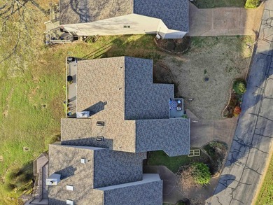 This townhome offers the perfect combination of comfort on Indian Hills Country Club in Arkansas - for sale on GolfHomes.com, golf home, golf lot