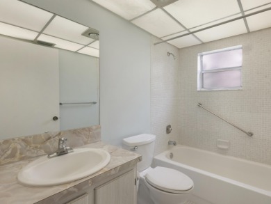 Welcome to this charming 1st floor 2/2 bedroom condo in the on Kings Point Golf -Flanders Way in Florida - for sale on GolfHomes.com, golf home, golf lot