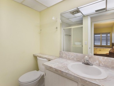 Welcome to this charming 1st floor 2/2 bedroom condo in the on Kings Point Golf -Flanders Way in Florida - for sale on GolfHomes.com, golf home, golf lot