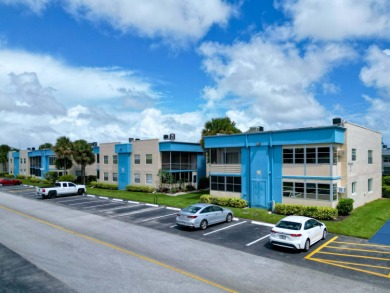 Welcome to this charming 1st floor 2/2 bedroom condo in the on Kings Point Golf -Flanders Way in Florida - for sale on GolfHomes.com, golf home, golf lot