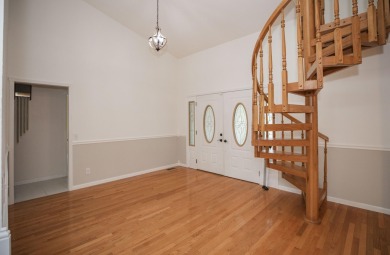 Here's your chance to get into one of Bolivar's most loved on Boliver Municipal Golf Course  in Missouri - for sale on GolfHomes.com, golf home, golf lot
