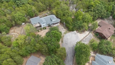 Welcome to 26 White River Ln in beautiful Holiday Island! This on Holiday Island Executive Golf Course in Arkansas - for sale on GolfHomes.com, golf home, golf lot