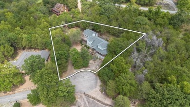 Welcome to 26 White River Ln in beautiful Holiday Island! This on Holiday Island Executive Golf Course in Arkansas - for sale on GolfHomes.com, golf home, golf lot