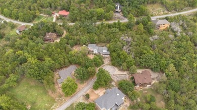 Welcome to 26 White River Ln in beautiful Holiday Island! This on Holiday Island Executive Golf Course in Arkansas - for sale on GolfHomes.com, golf home, golf lot