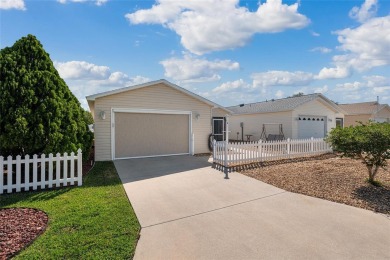 WELCOME to this PRISTINE PATIO VILLA in The Villages. This 2 on The Links of Spruce Creek in Florida - for sale on GolfHomes.com, golf home, golf lot