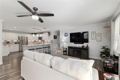 WELCOME to this PRISTINE PATIO VILLA in The Villages. This 2 on The Links of Spruce Creek in Florida - for sale on GolfHomes.com, golf home, golf lot