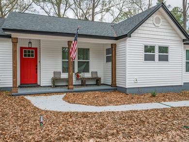 Completely renovated and move-in ready in the heart of on Wildwood Country Club in Florida - for sale on GolfHomes.com, golf home, golf lot