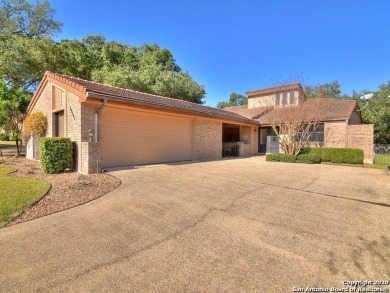 Beautiful one story garden home with a fantastic golf course on Fair Oaks Ranch Golf and Country Club in Texas - for sale on GolfHomes.com, golf home, golf lot