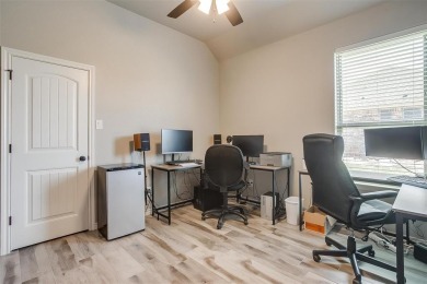 Gorgeous and better than new 4-bedroom, 3-full baths home on Pecan Plantation Country Club in Texas - for sale on GolfHomes.com, golf home, golf lot