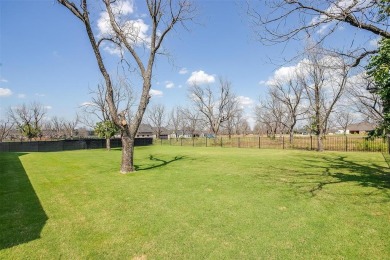 Gorgeous and better than new 4-bedroom, 3-full baths home on Pecan Plantation Country Club in Texas - for sale on GolfHomes.com, golf home, golf lot