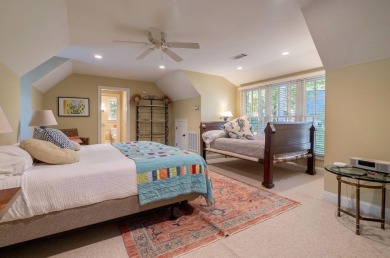 Lakefront retreat o Sunset views o Two outdoor kitchens o Steps on Reynolds Lake Oconee - The Oconee in Georgia - for sale on GolfHomes.com, golf home, golf lot