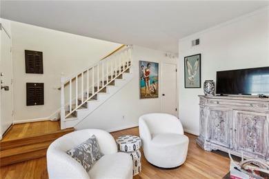 Country Club living inside the perimeter! Welcome to this on Cross Creek Golf Course in Georgia - for sale on GolfHomes.com, golf home, golf lot