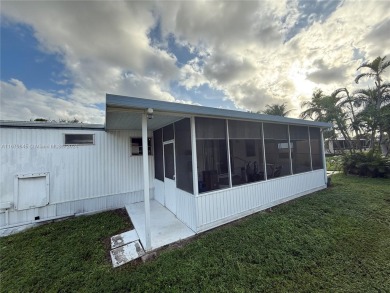 2 bedroom and 2 baths manufactured home in the beautiful on The Club at Emerald Hills in Florida - for sale on GolfHomes.com, golf home, golf lot