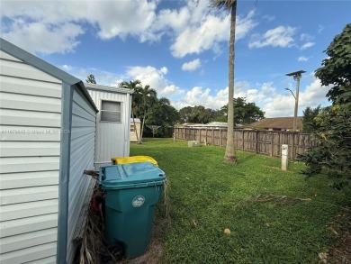 2 bedroom and 2 baths manufactured home in the beautiful on The Club at Emerald Hills in Florida - for sale on GolfHomes.com, golf home, golf lot